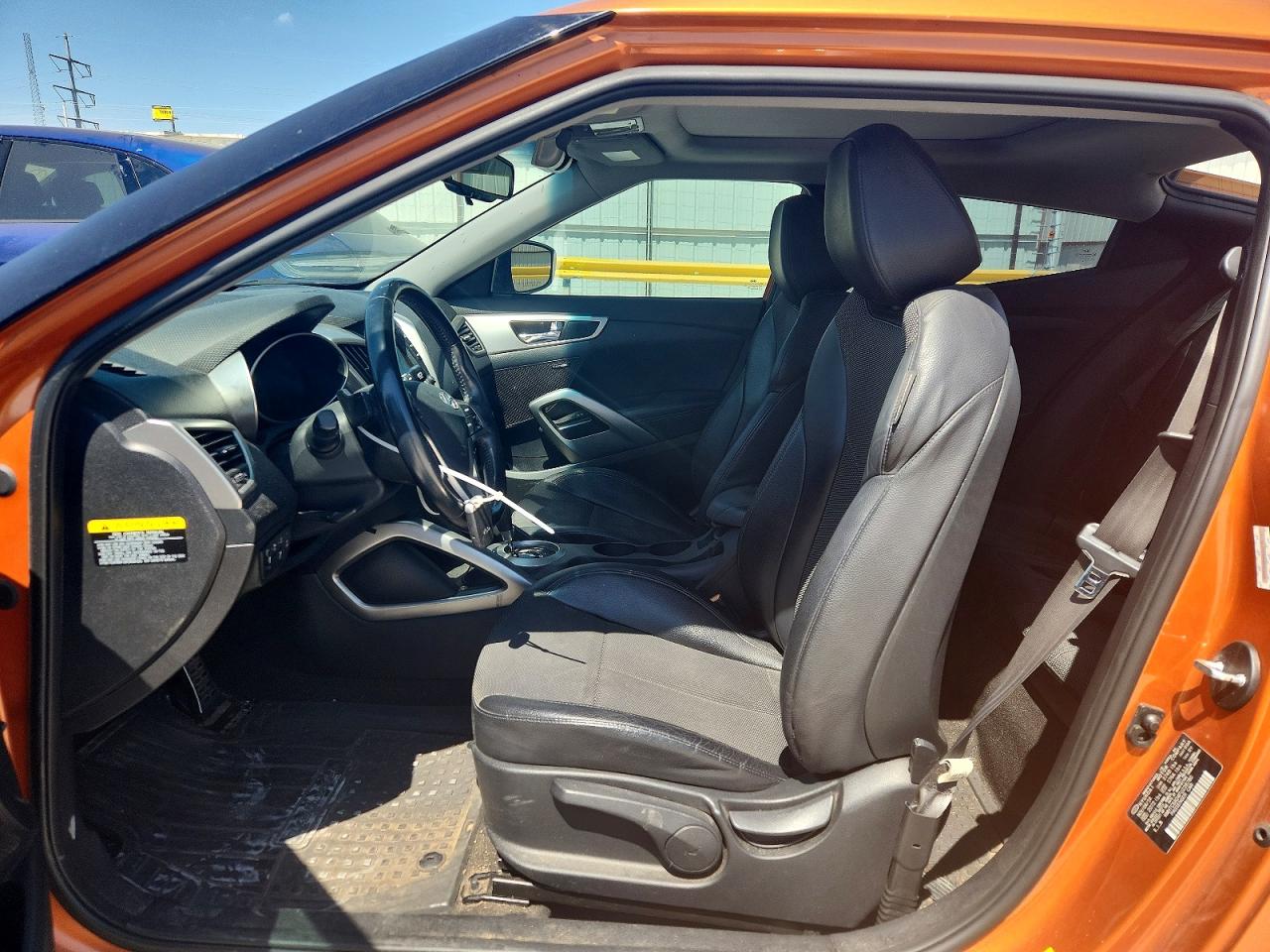 2015 HYUNDAI VELOSTER photo 7