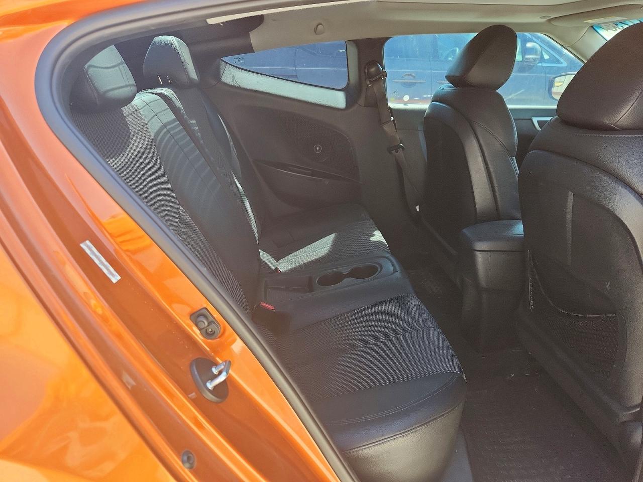 2015 HYUNDAI VELOSTER photo 10