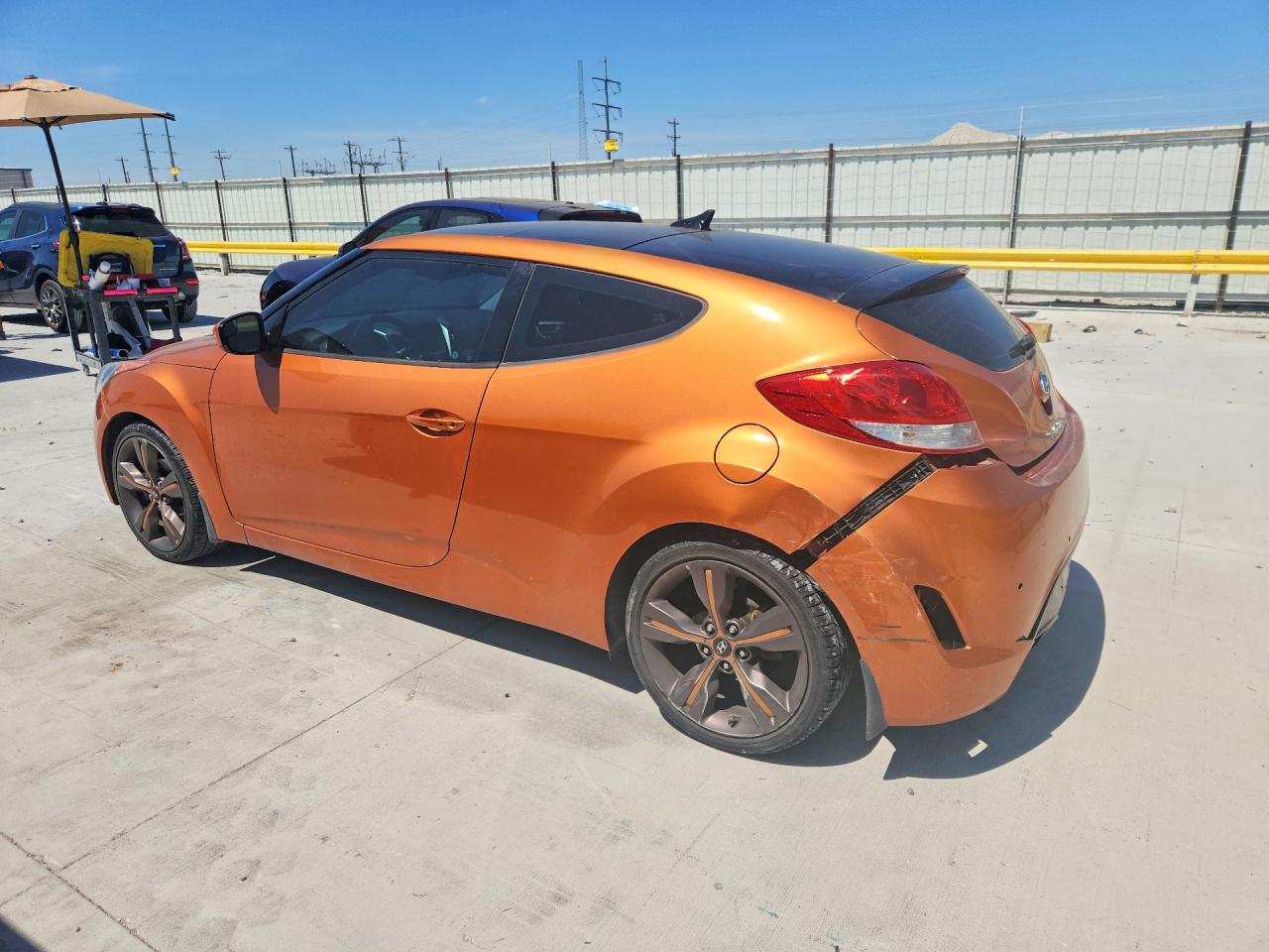 2015 HYUNDAI VELOSTER photo 2