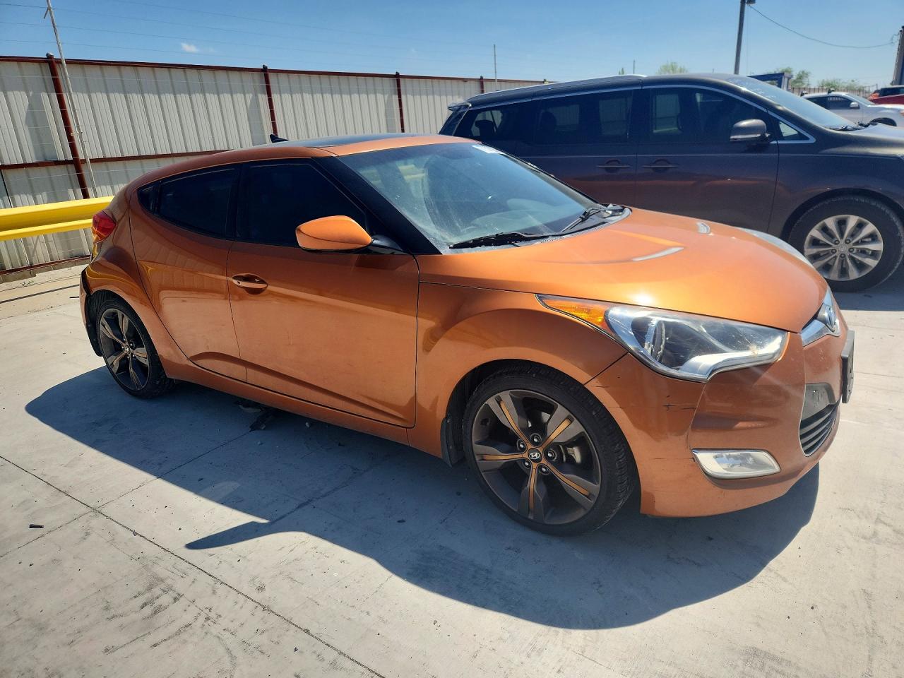 2015 HYUNDAI VELOSTER photo 4