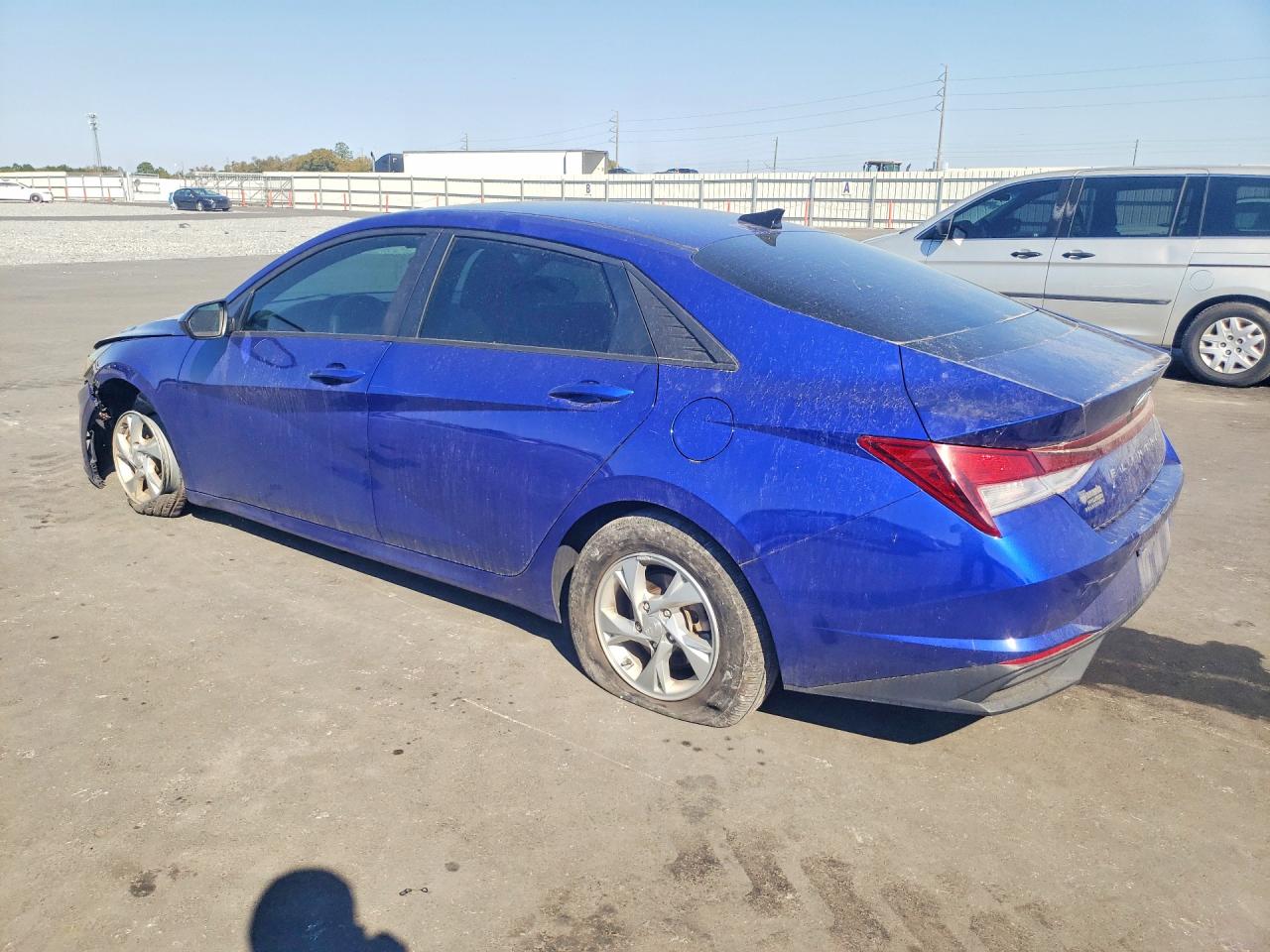 2023 HYUNDAI ELANTRA SE photo 4