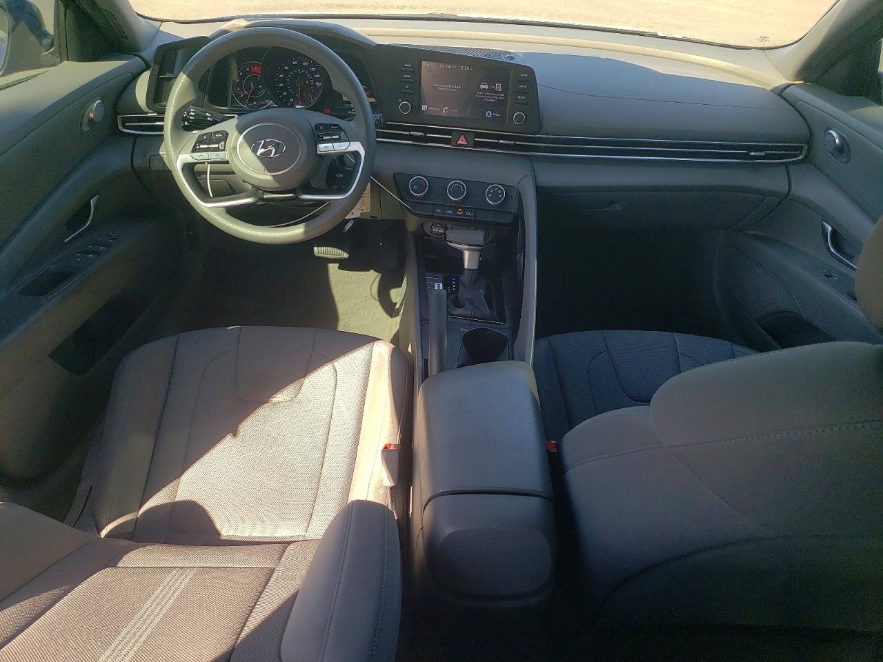 2023 HYUNDAI ELANTRA SE photo 22