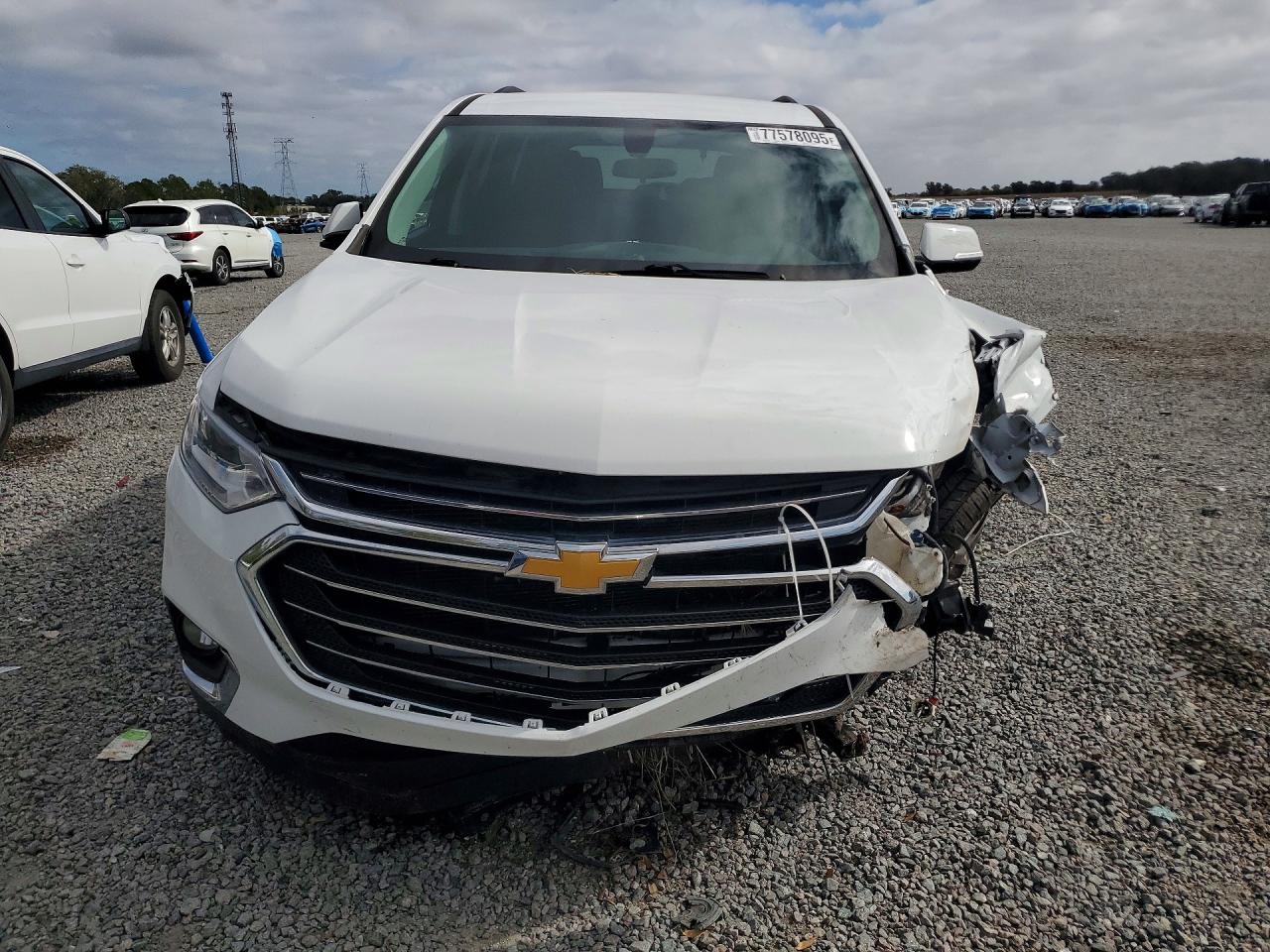 2020 CHEVROLET TRAVERSE LT photo 5
