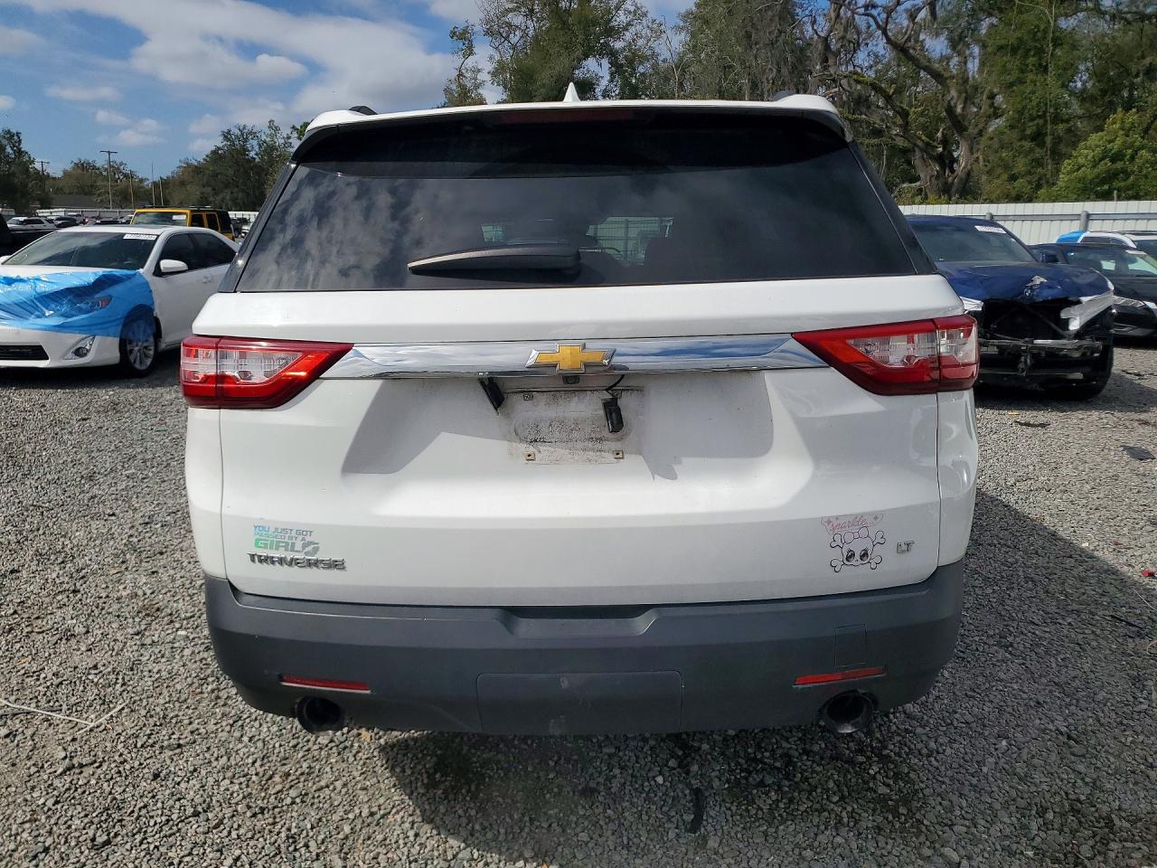 2020 CHEVROLET TRAVERSE LT photo 6