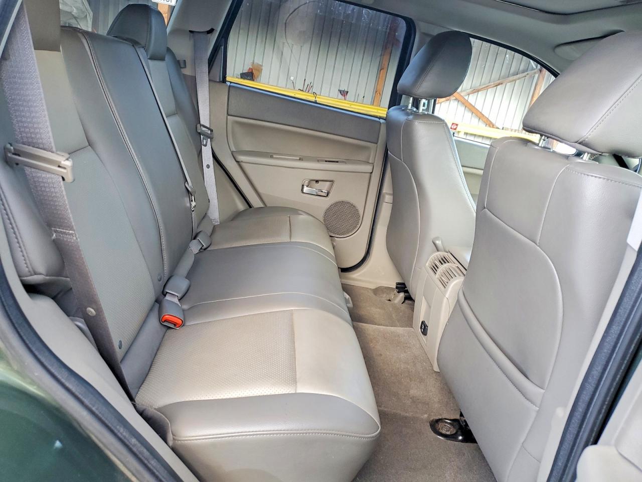 2009 JEEP GRAND CHEROKEE LAREDO photo 11
