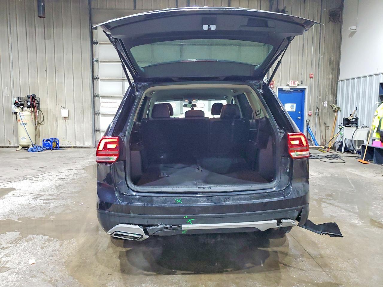 2018 VOLKSWAGEN ATLAS SE photo 11