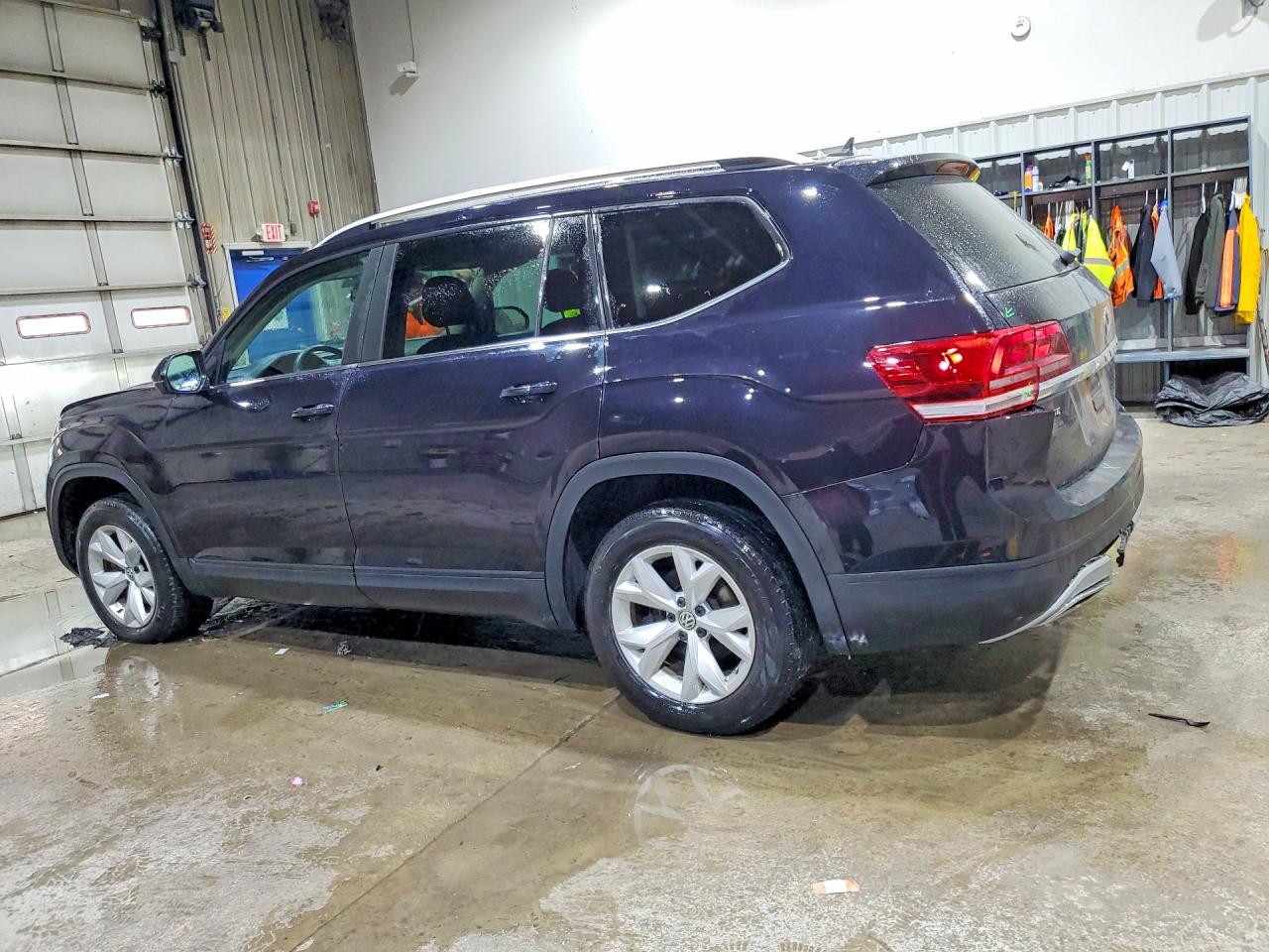 2018 VOLKSWAGEN ATLAS SE photo 3