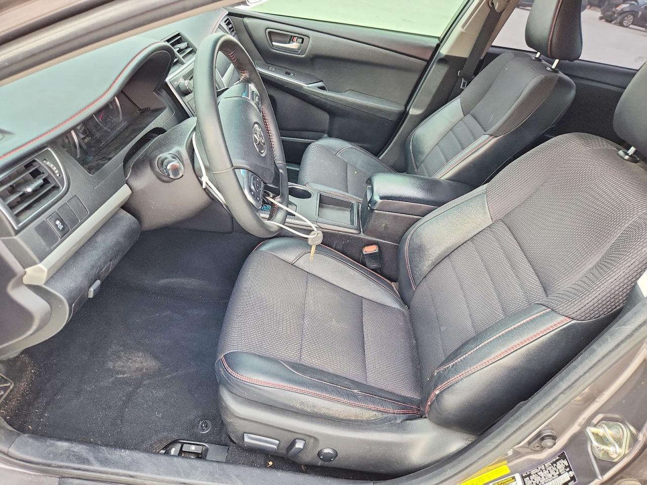 2016 TOYOTA CAMRY SE photo 13