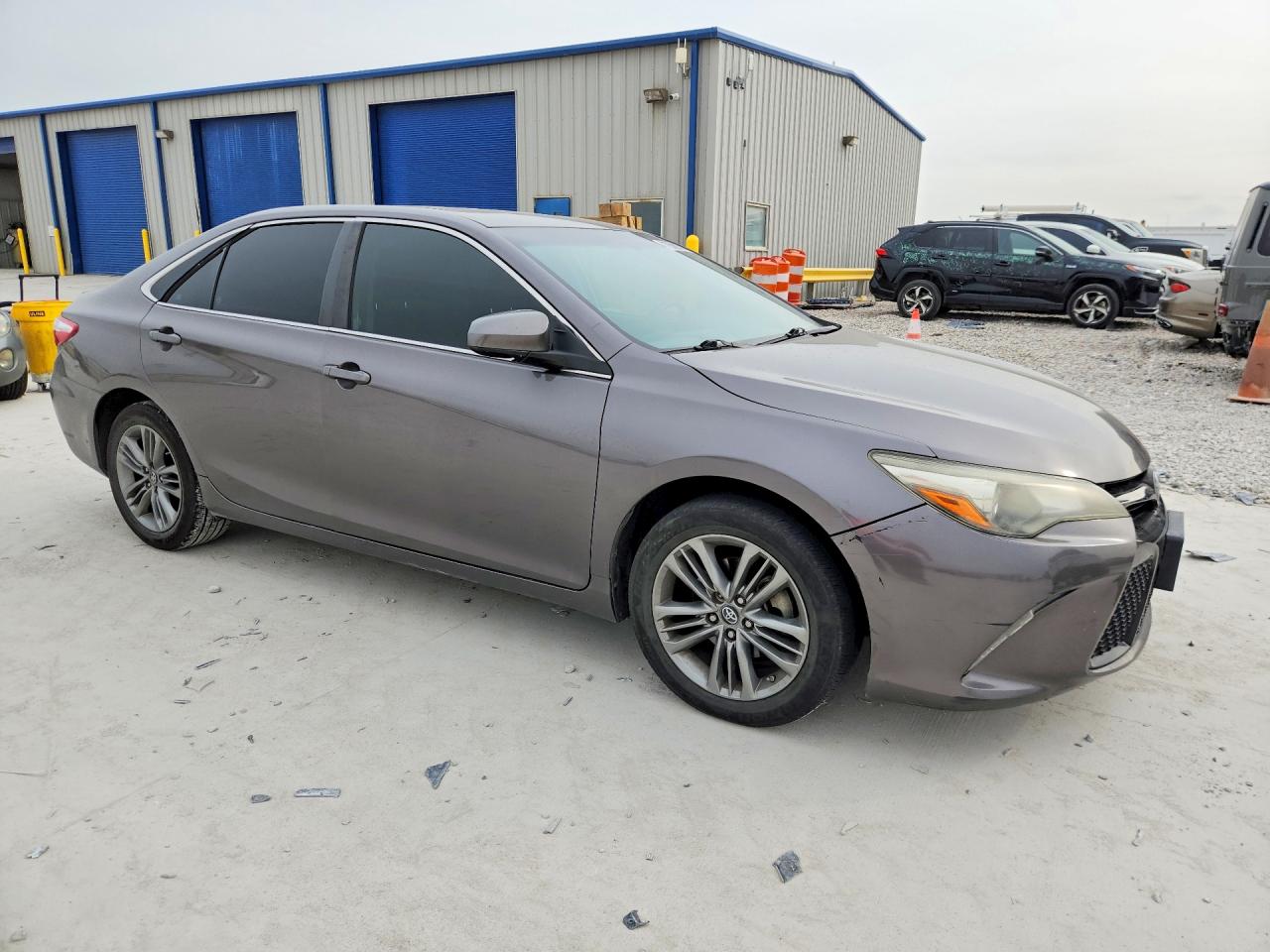 2016 TOYOTA CAMRY SE photo 7