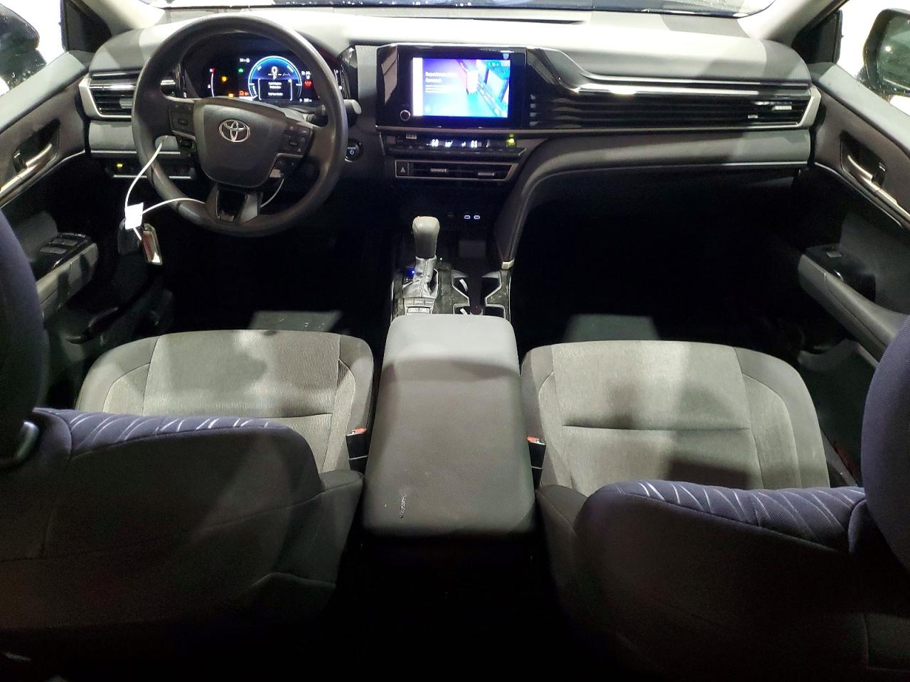 2025 TOYOTA CAMRY LE photo 8