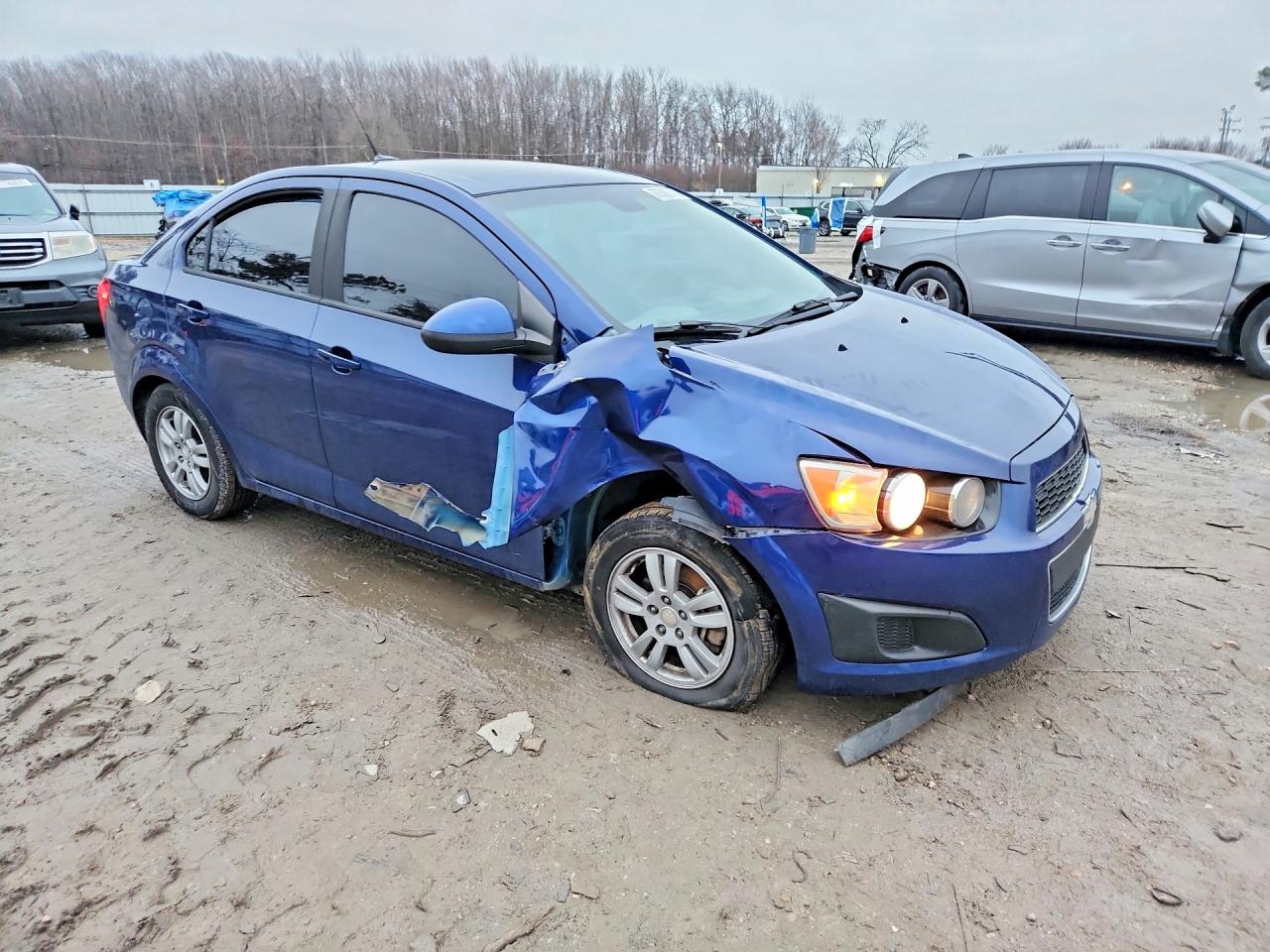 2012 CHEVROLET SONIC LS photo 4