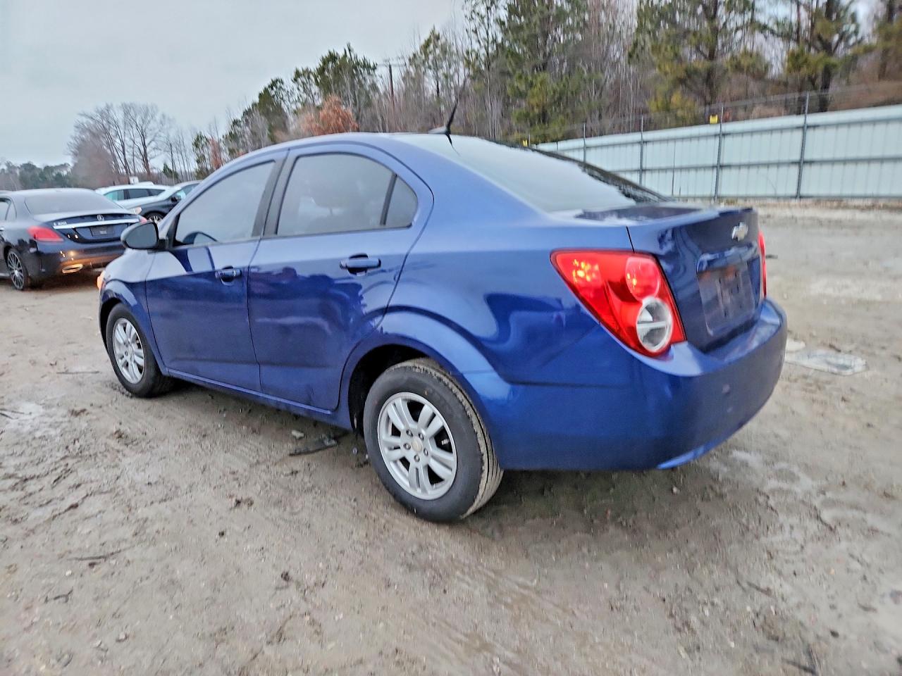 2012 CHEVROLET SONIC LS photo 2