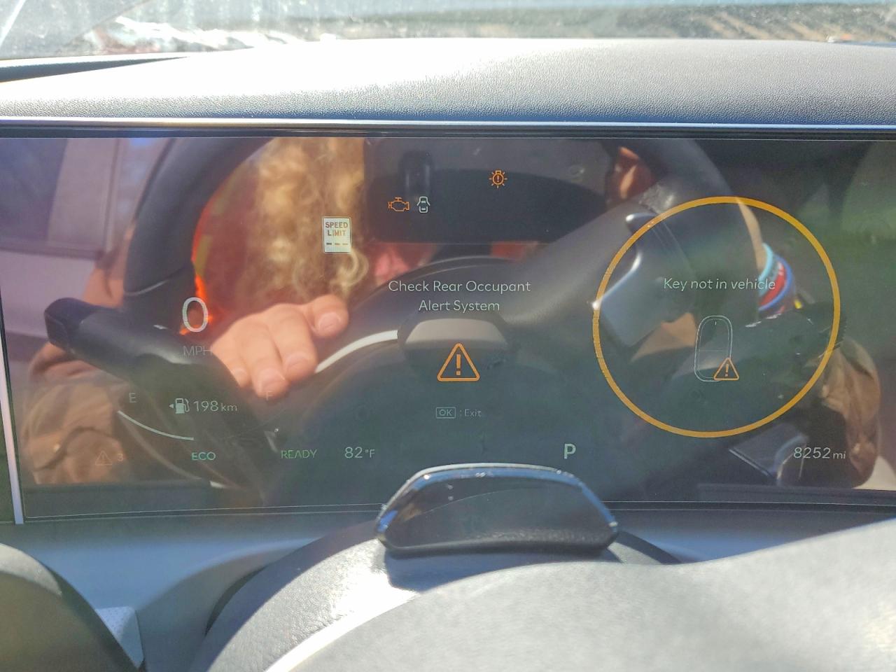 2025 HYUNDAI TUCSON photo 9