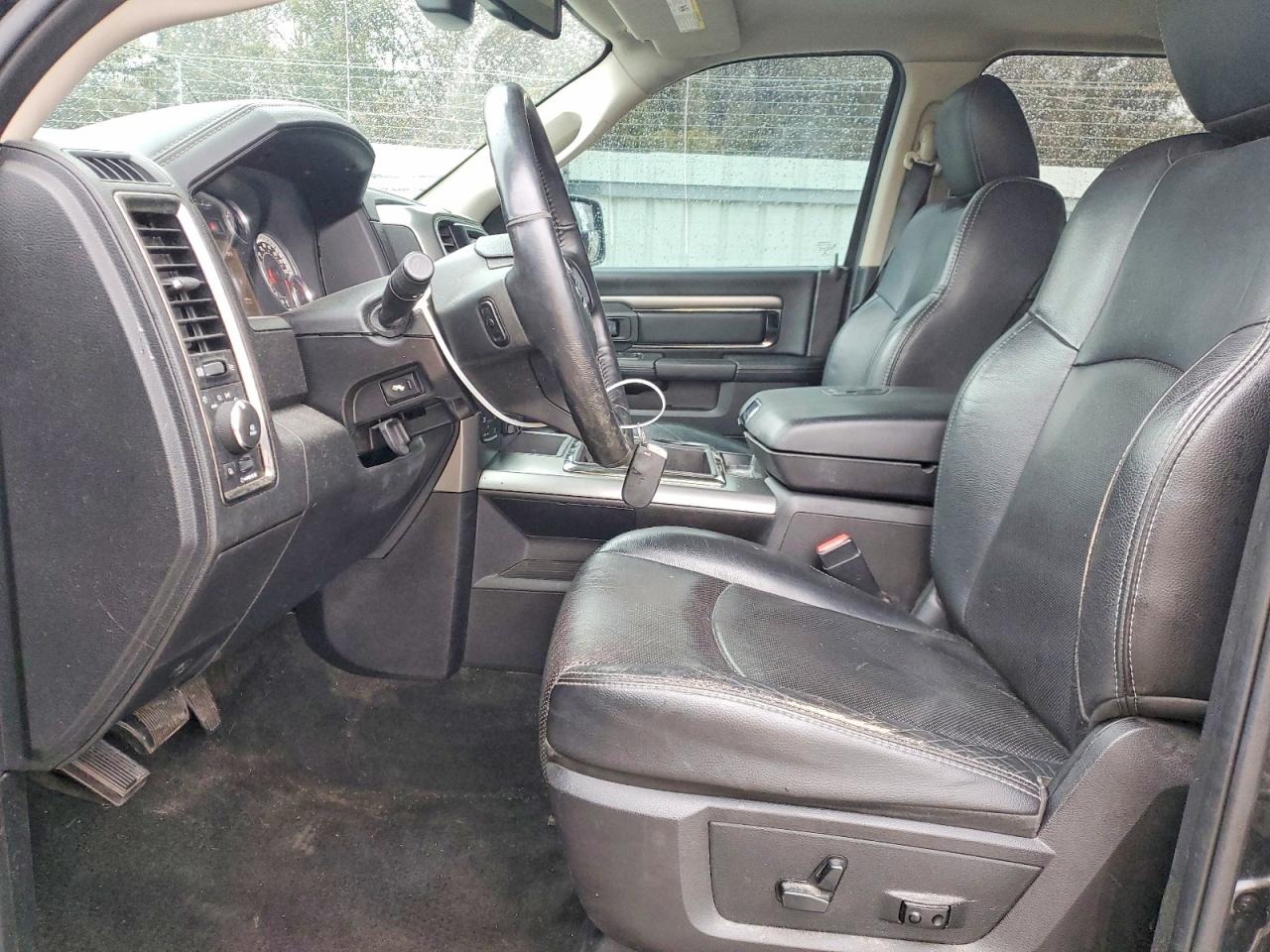 2015 RAM 1500 SPORT photo 13