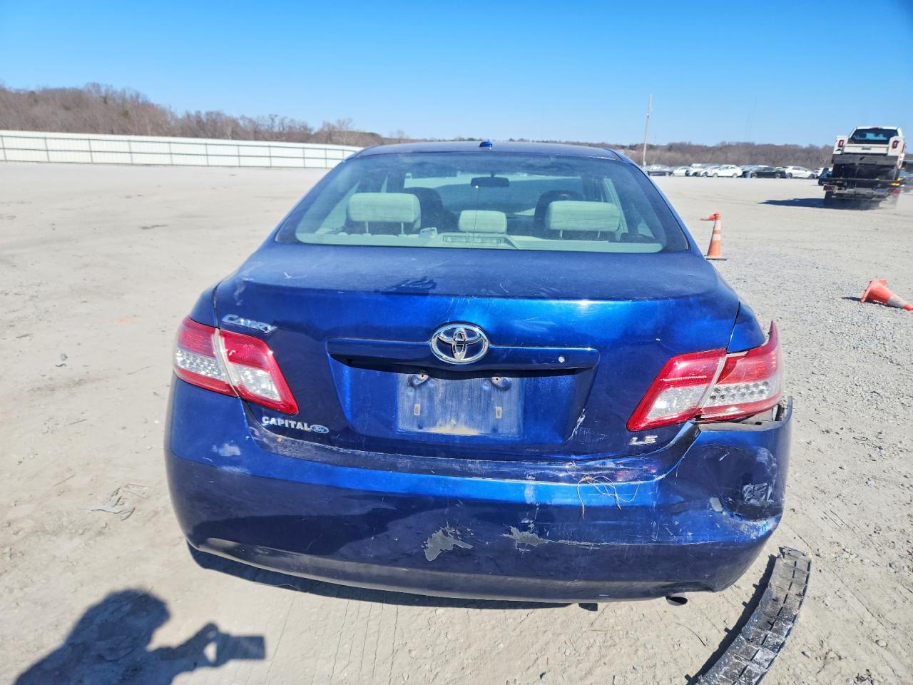 2011 TOYOTA CAMRY BASE photo 6