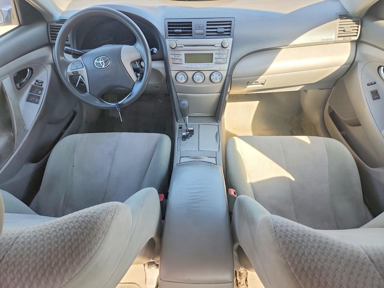 2011 TOYOTA CAMRY BASE photo 8