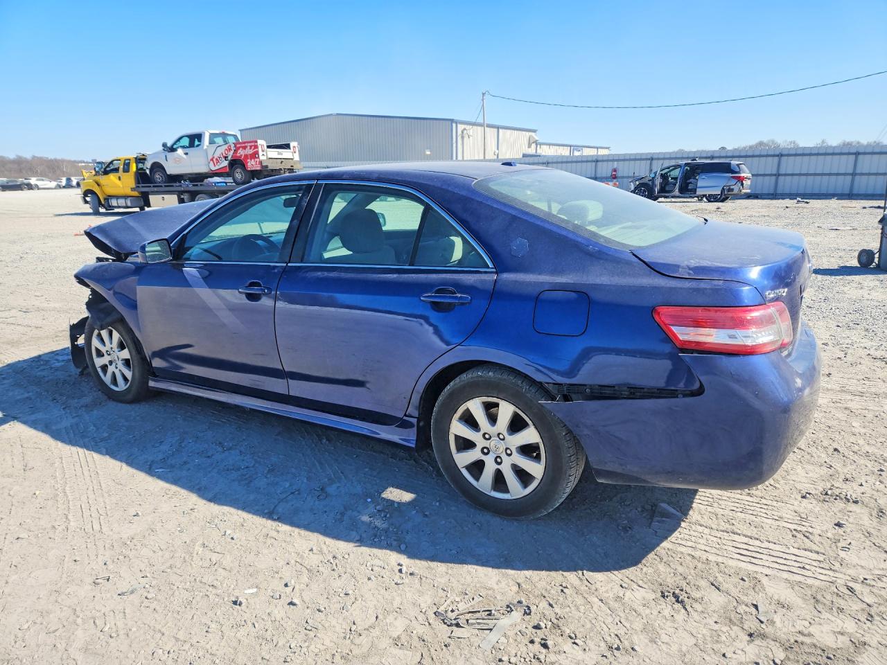 2011 TOYOTA CAMRY BASE photo 2