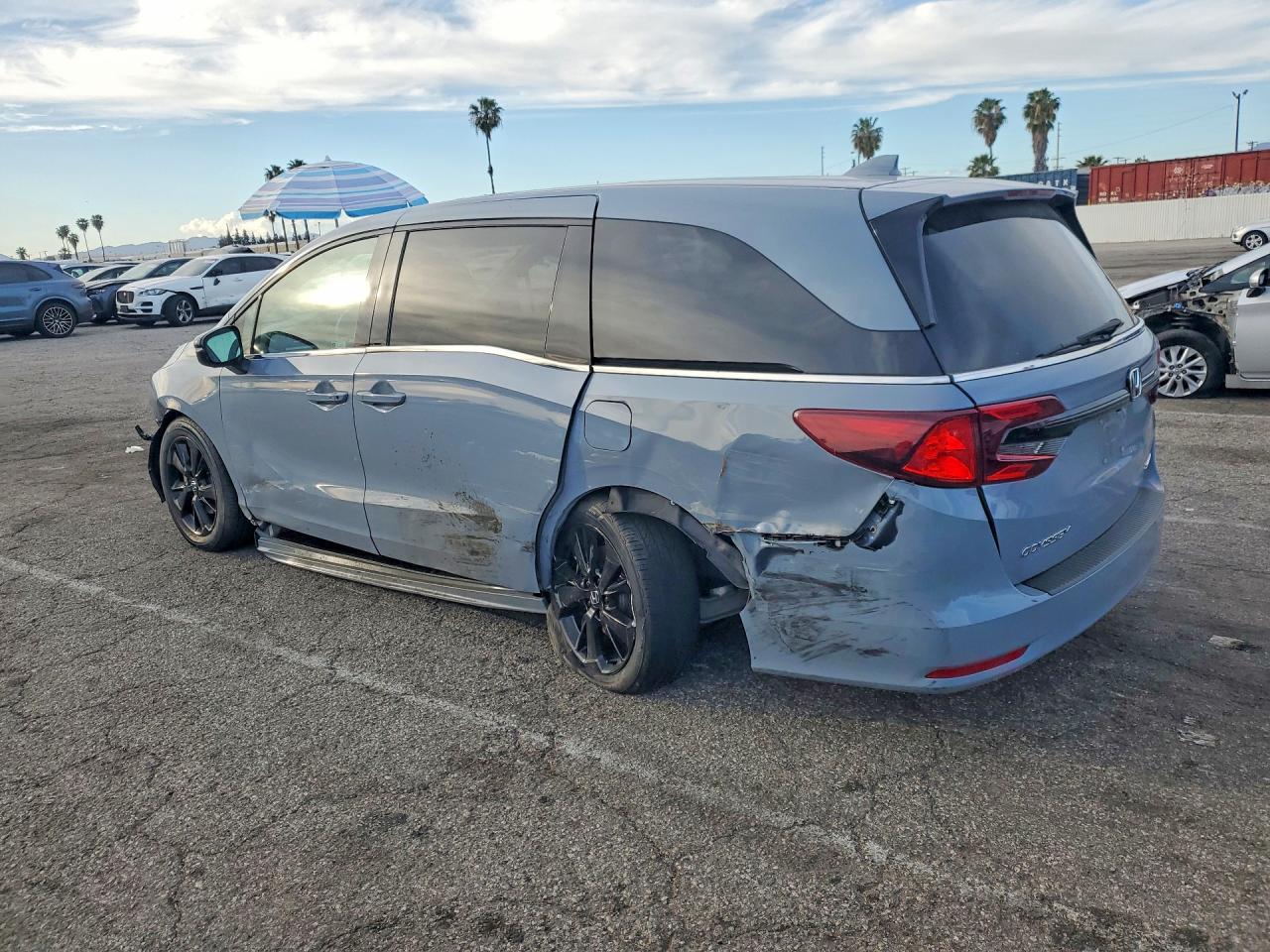 2023 HONDA ODYSSEY SPORT-L photo 2