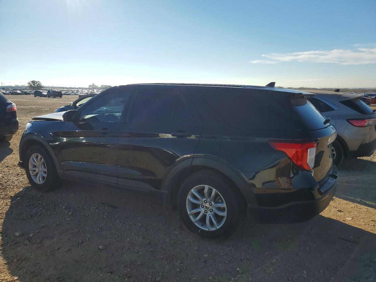 2020 FORD EXPLORER photo 2