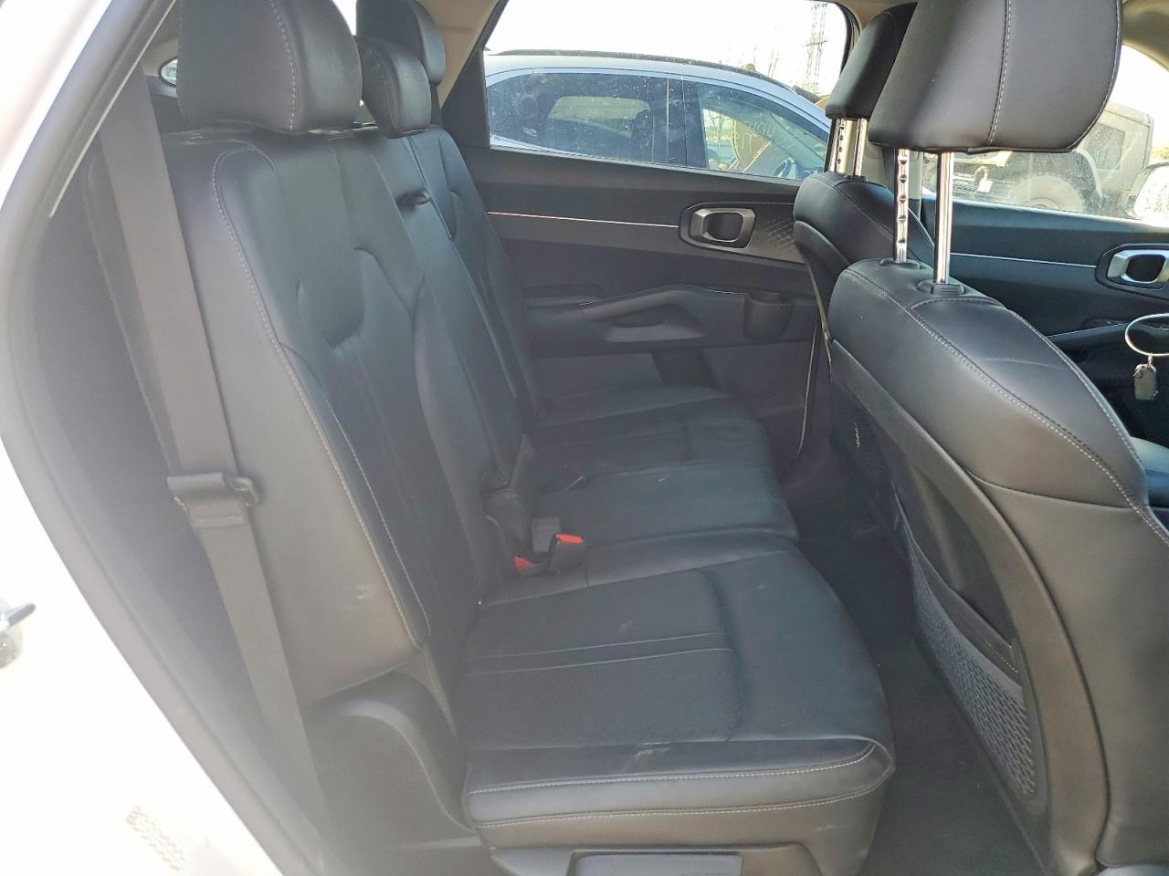 2022 KIA SORENTO S photo 21