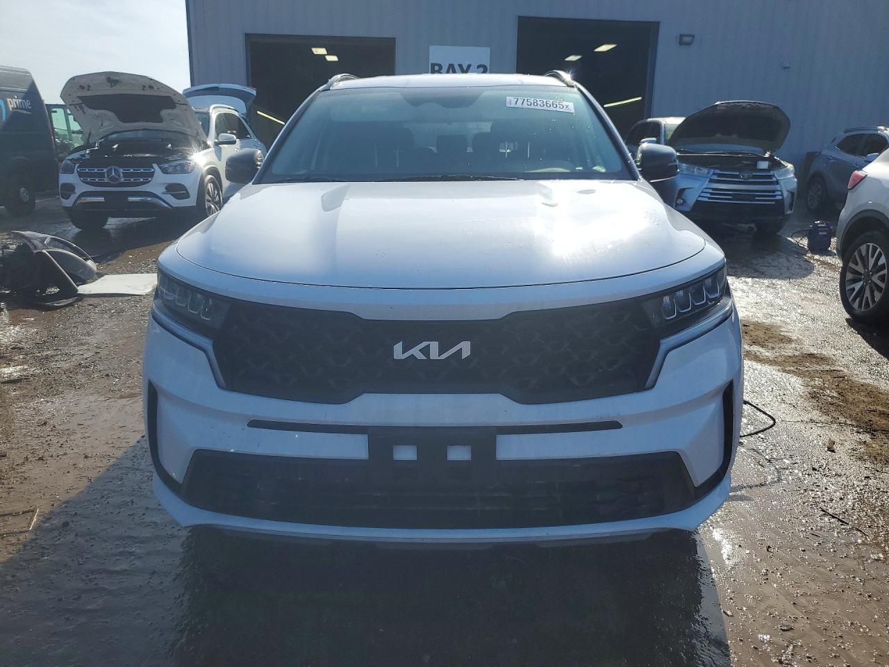 2022 KIA SORENTO S photo 9