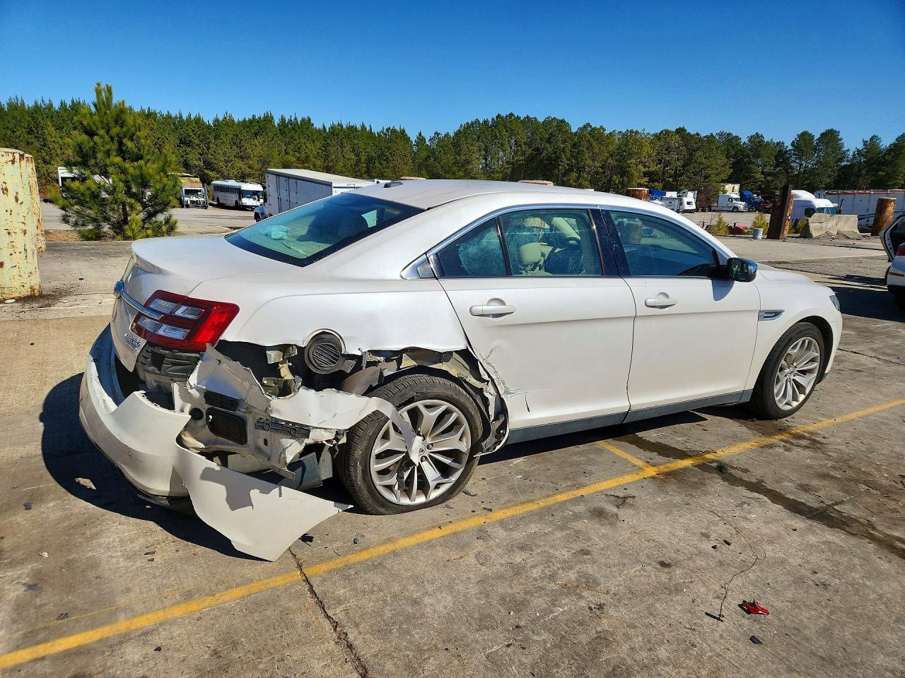 2015 FORD TAURUS LIMITED photo 3