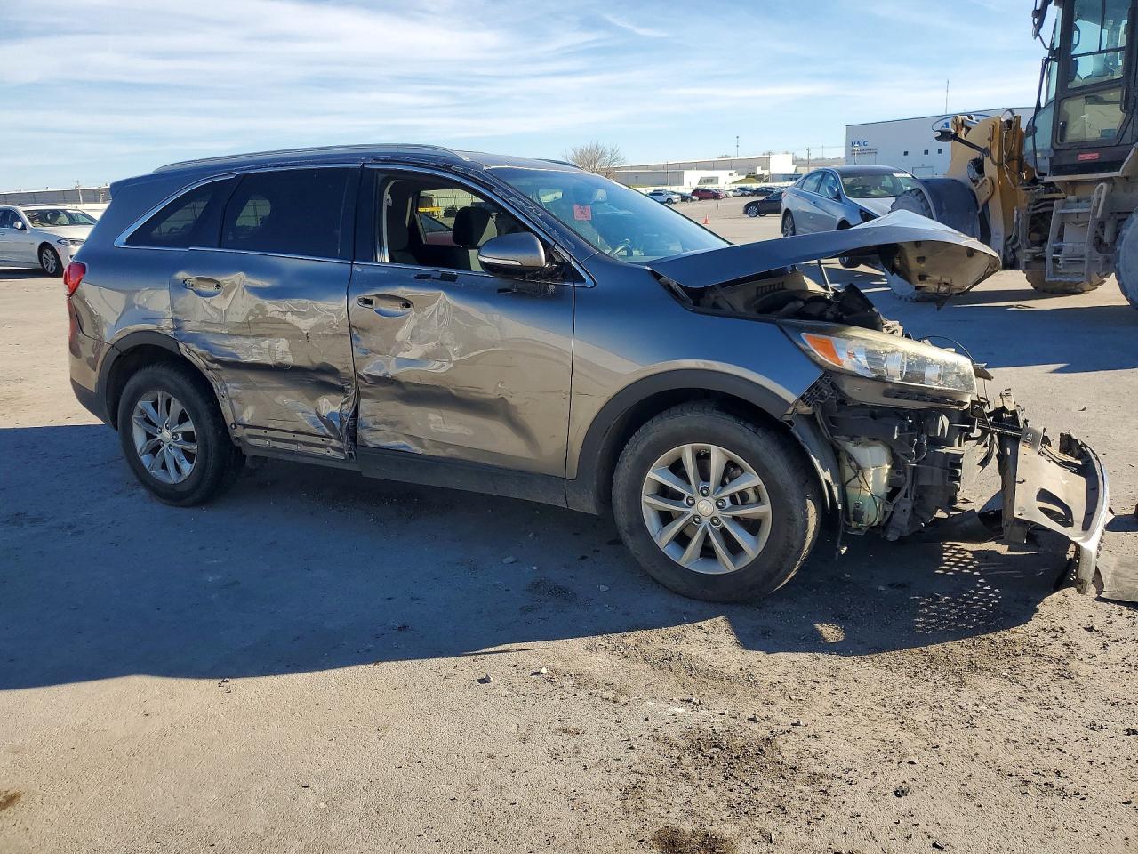 2016 KIA SORENTO LX photo 7