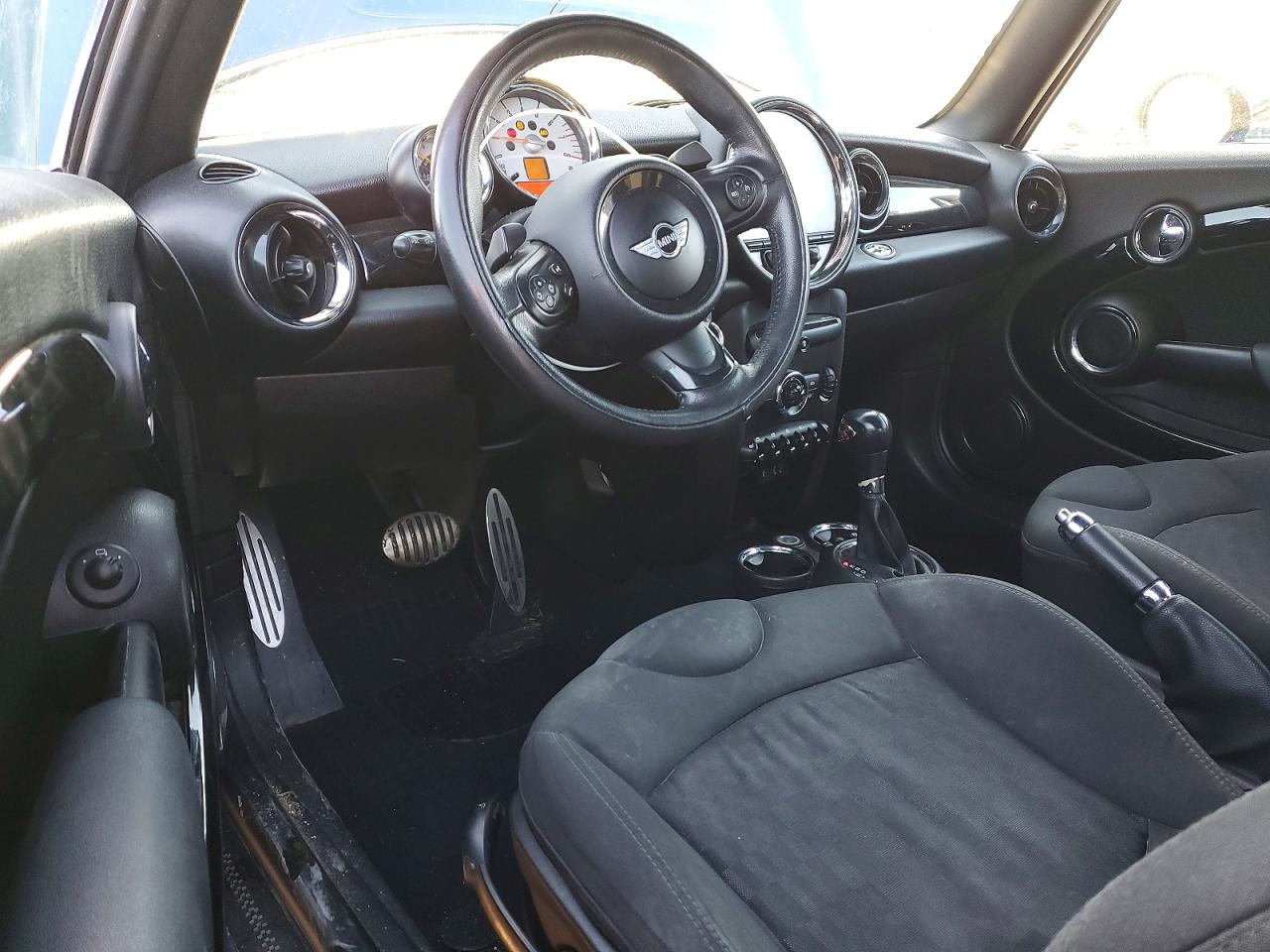 2012 MINI COOPER S photo 15