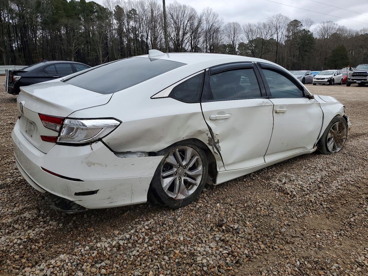 2020 HONDA ACCORD LX photo 3
