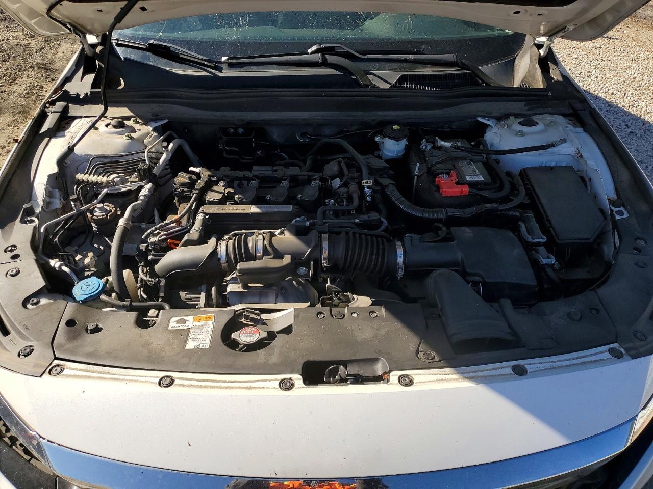 2020 HONDA ACCORD LX photo 11