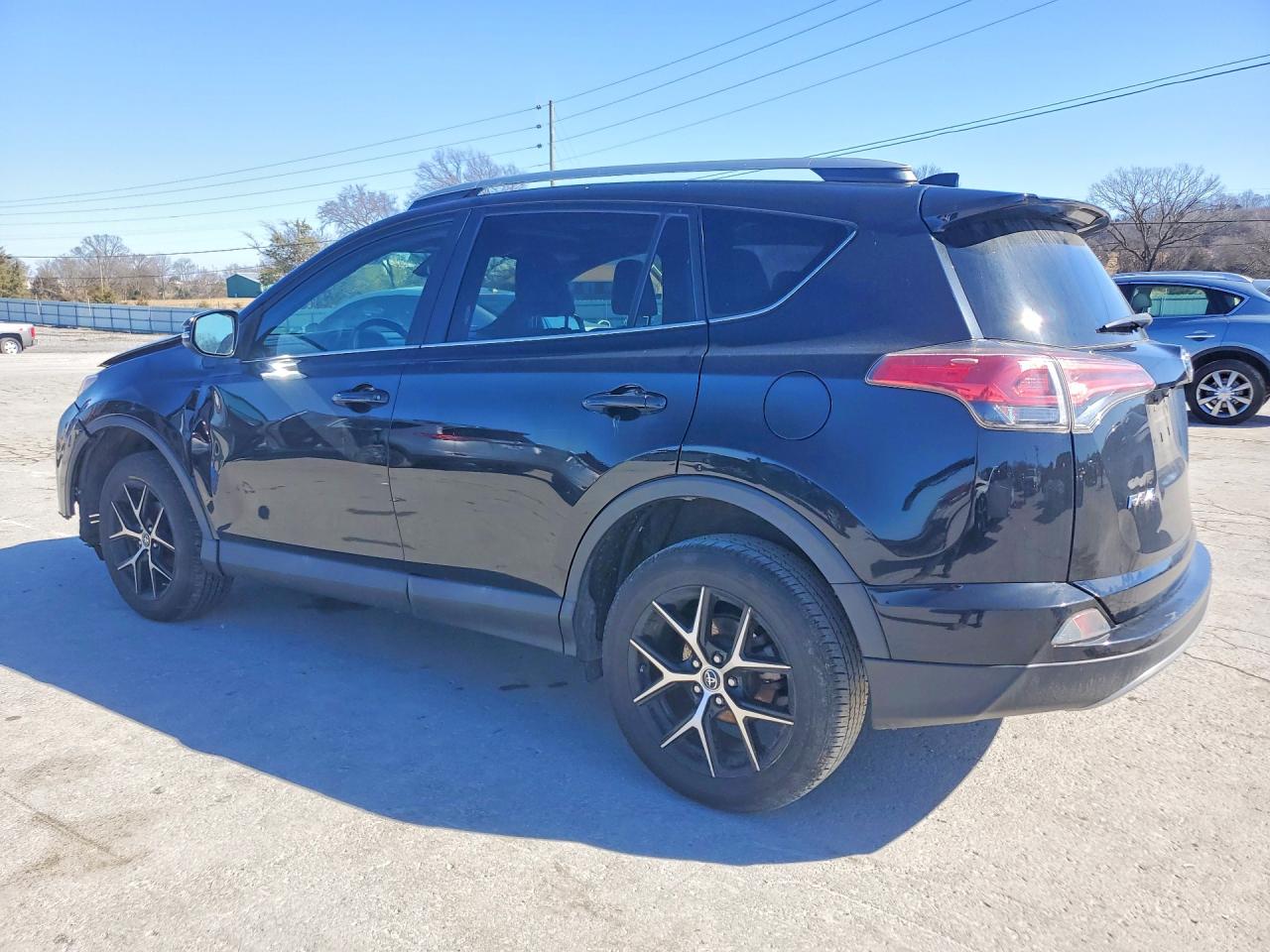 2018 TOYOTA RAV4 SE photo 3