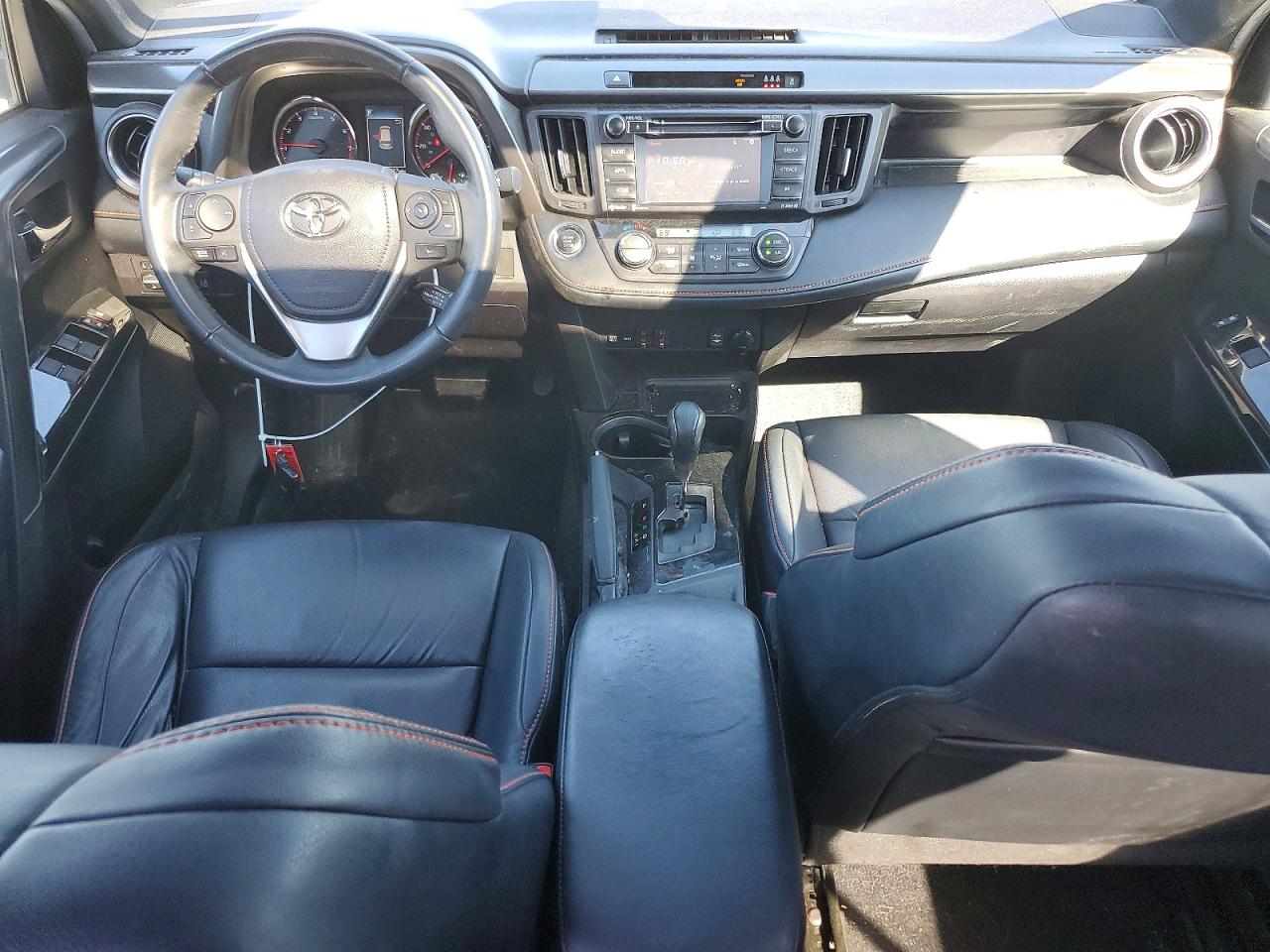 2018 TOYOTA RAV4 SE photo 15