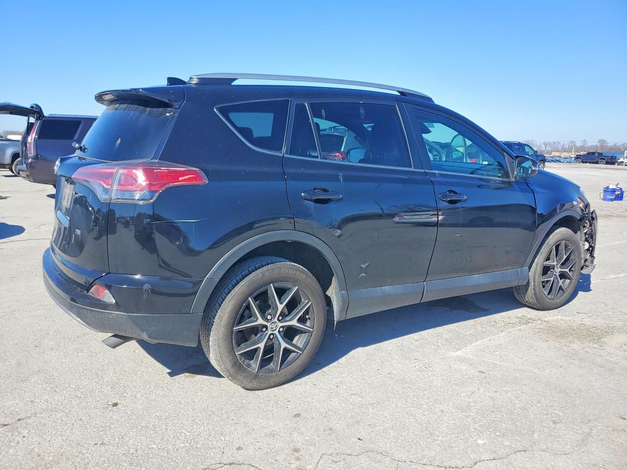2018 TOYOTA RAV4 SE photo 5