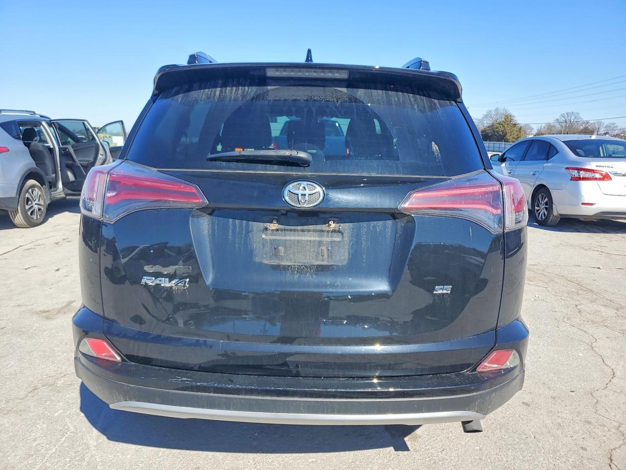 2018 TOYOTA RAV4 SE photo 11