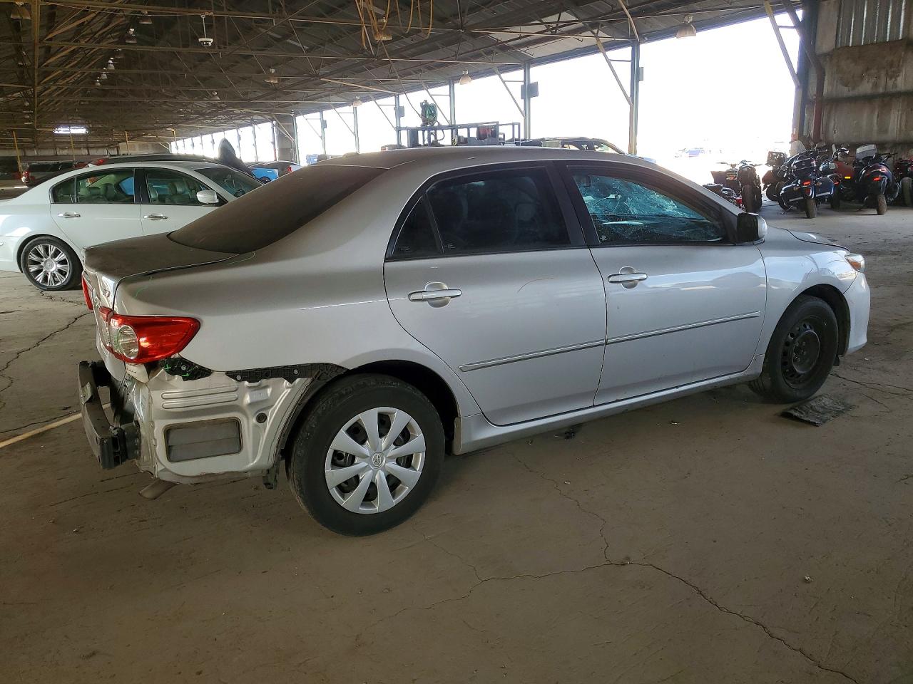 2011 TOYOTA COROLLA LE photo 7