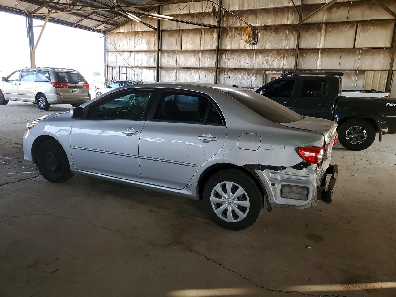 2011 TOYOTA COROLLA LE photo 4