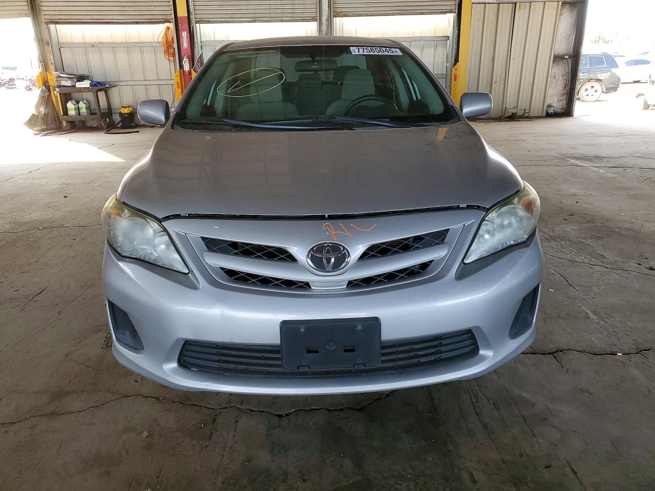 2011 TOYOTA COROLLA LE photo 13
