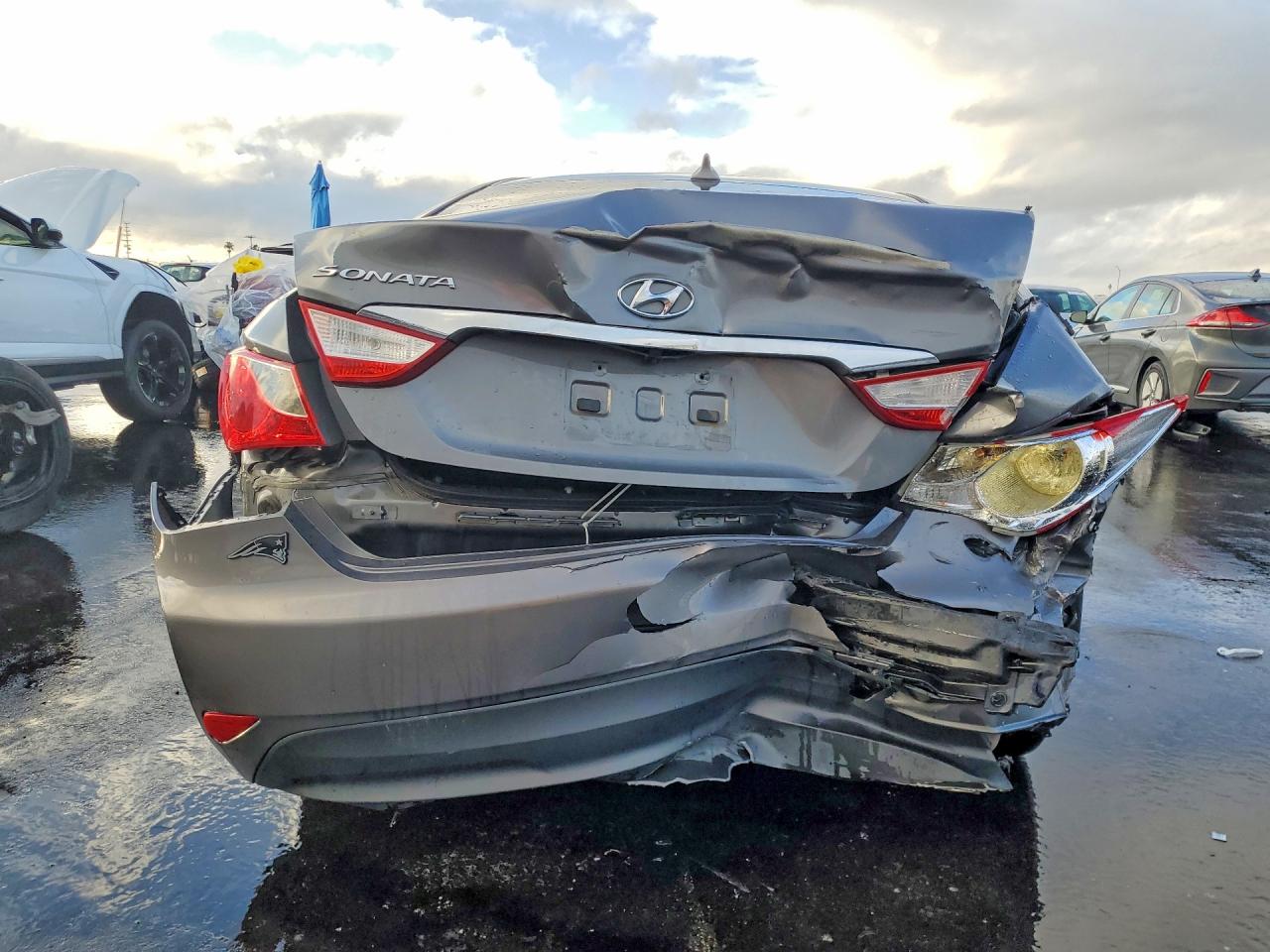 2014 HYUNDAI SONATA GLS photo 16
