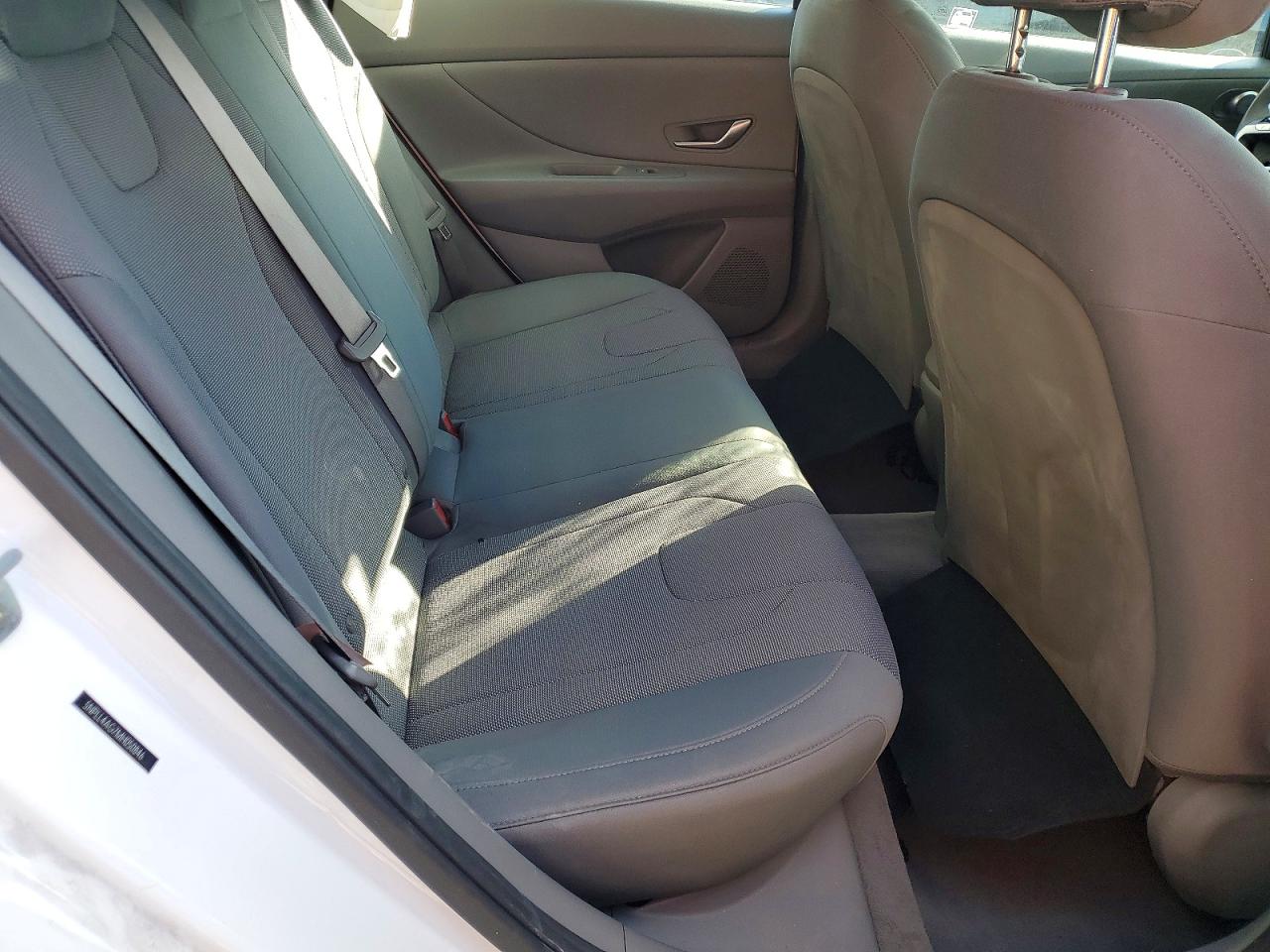 2021 HYUNDAI ELANTRA SE photo 19