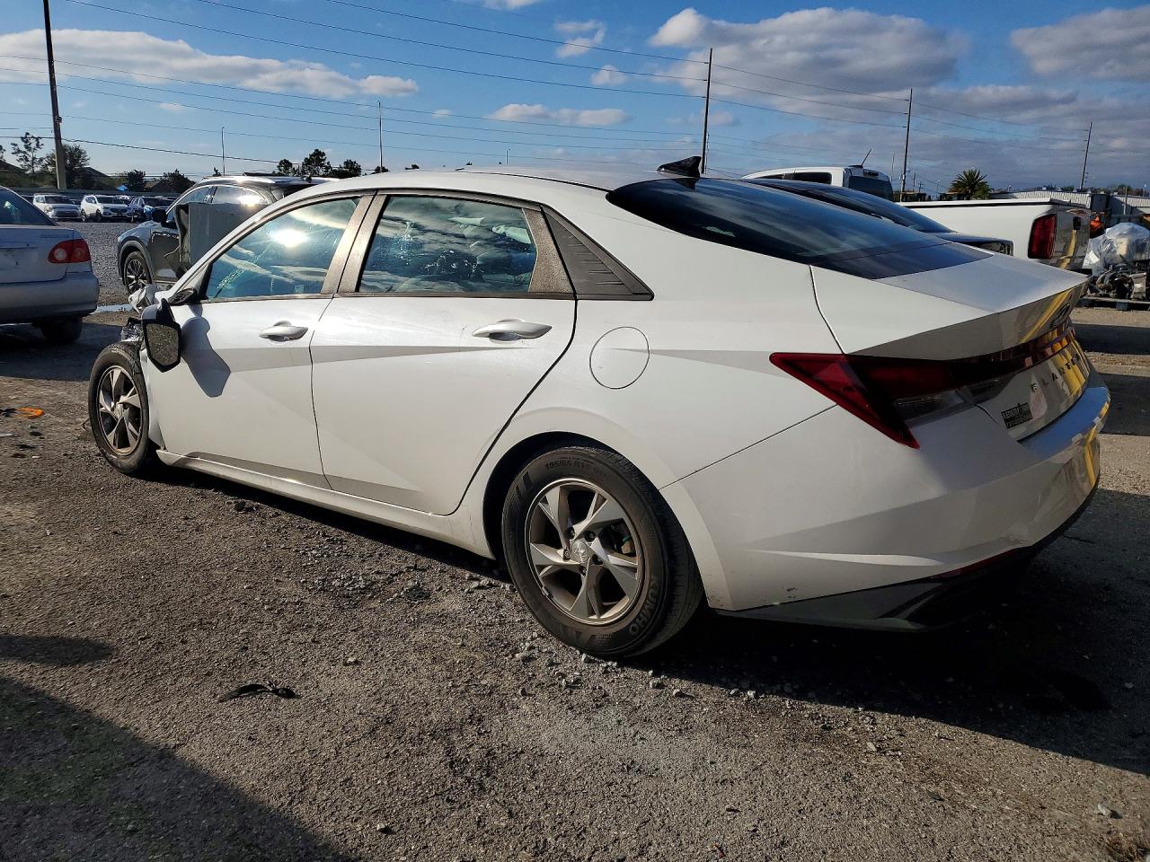 2021 HYUNDAI ELANTRA SE photo 3