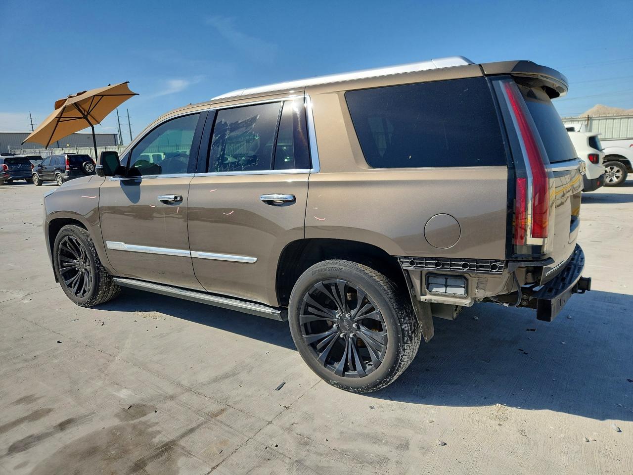 2016 CADILLAC ESCALADE PREMIUM photo 4