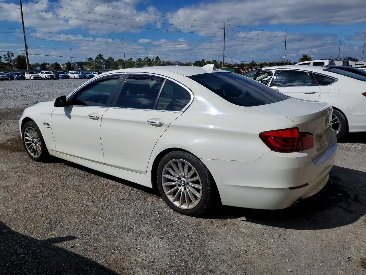 2011 BMW 535 XI photo 2
