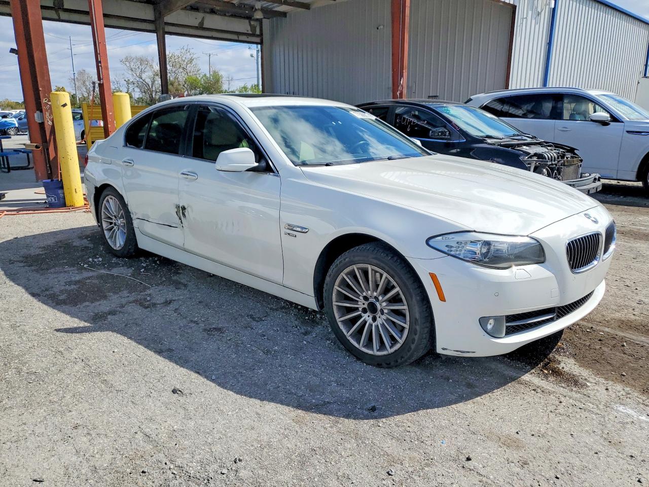 2011 BMW 535 XI photo 4
