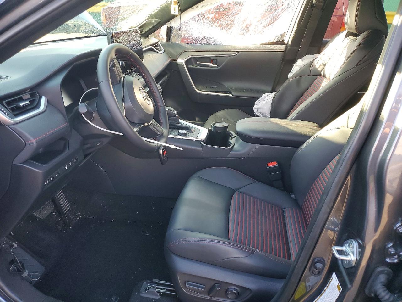 2025 TOYOTA RAV4 XSE photo 19