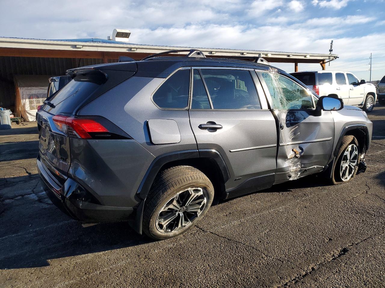 2025 TOYOTA RAV4 XSE photo 7