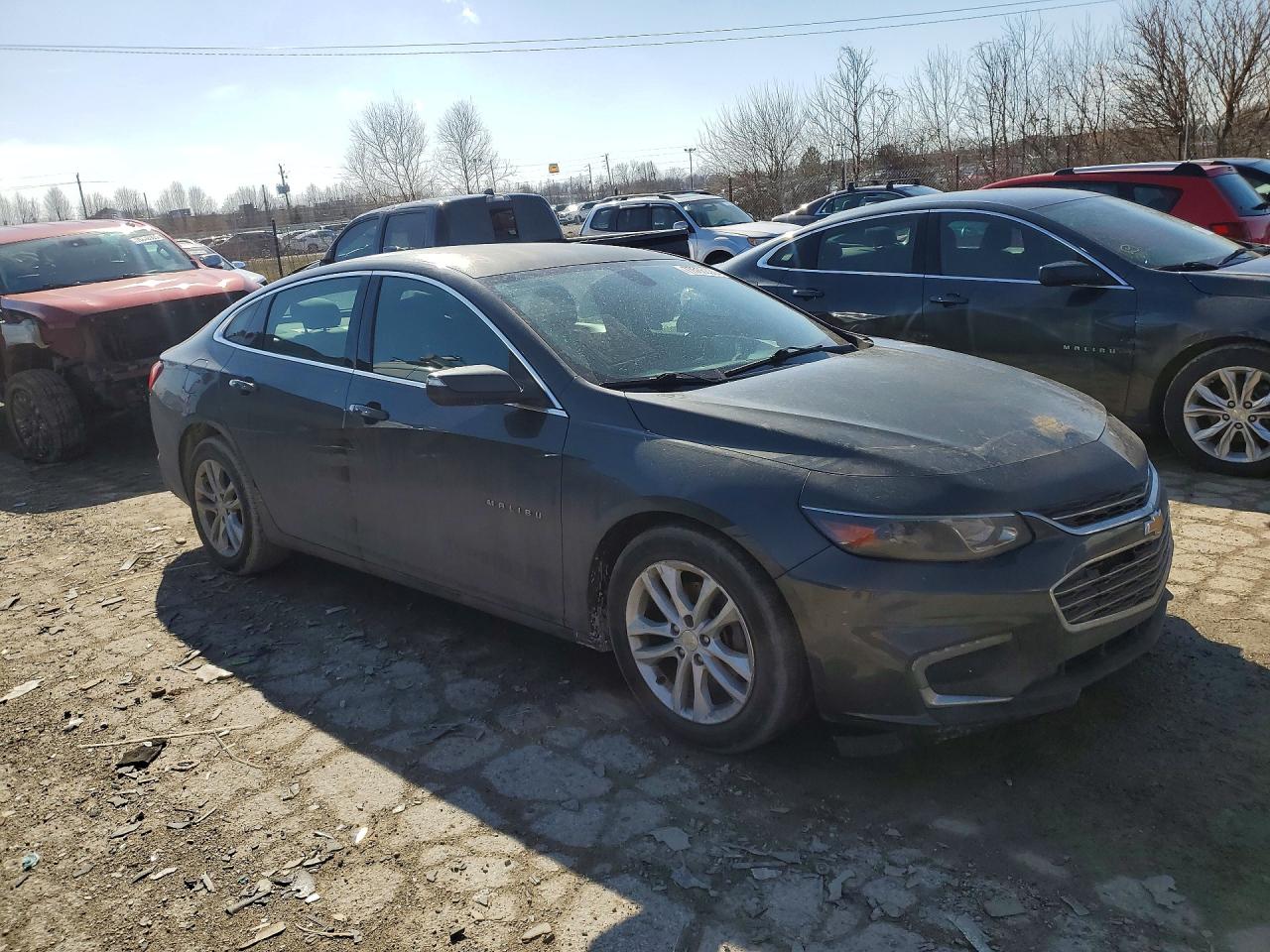 2017 CHEVROLET MALIBU LT photo 4
