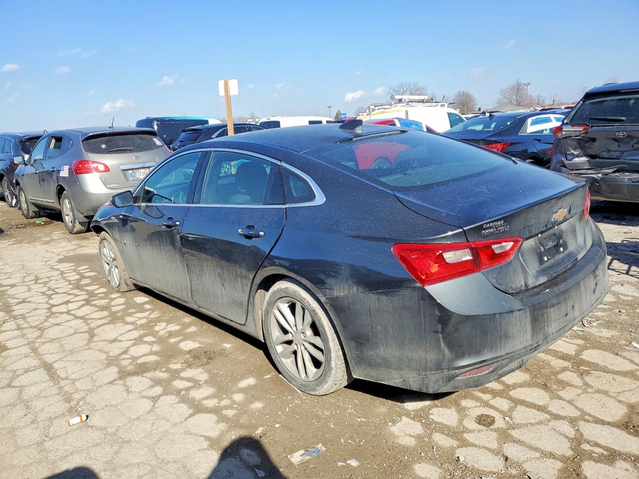 2017 CHEVROLET MALIBU LT photo 2