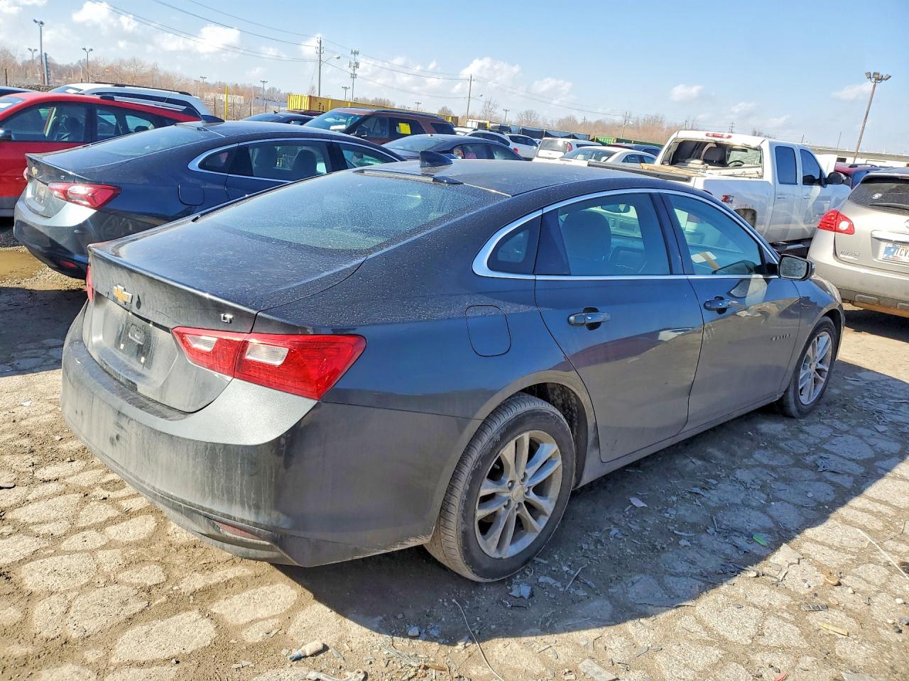 2017 CHEVROLET MALIBU LT photo 3