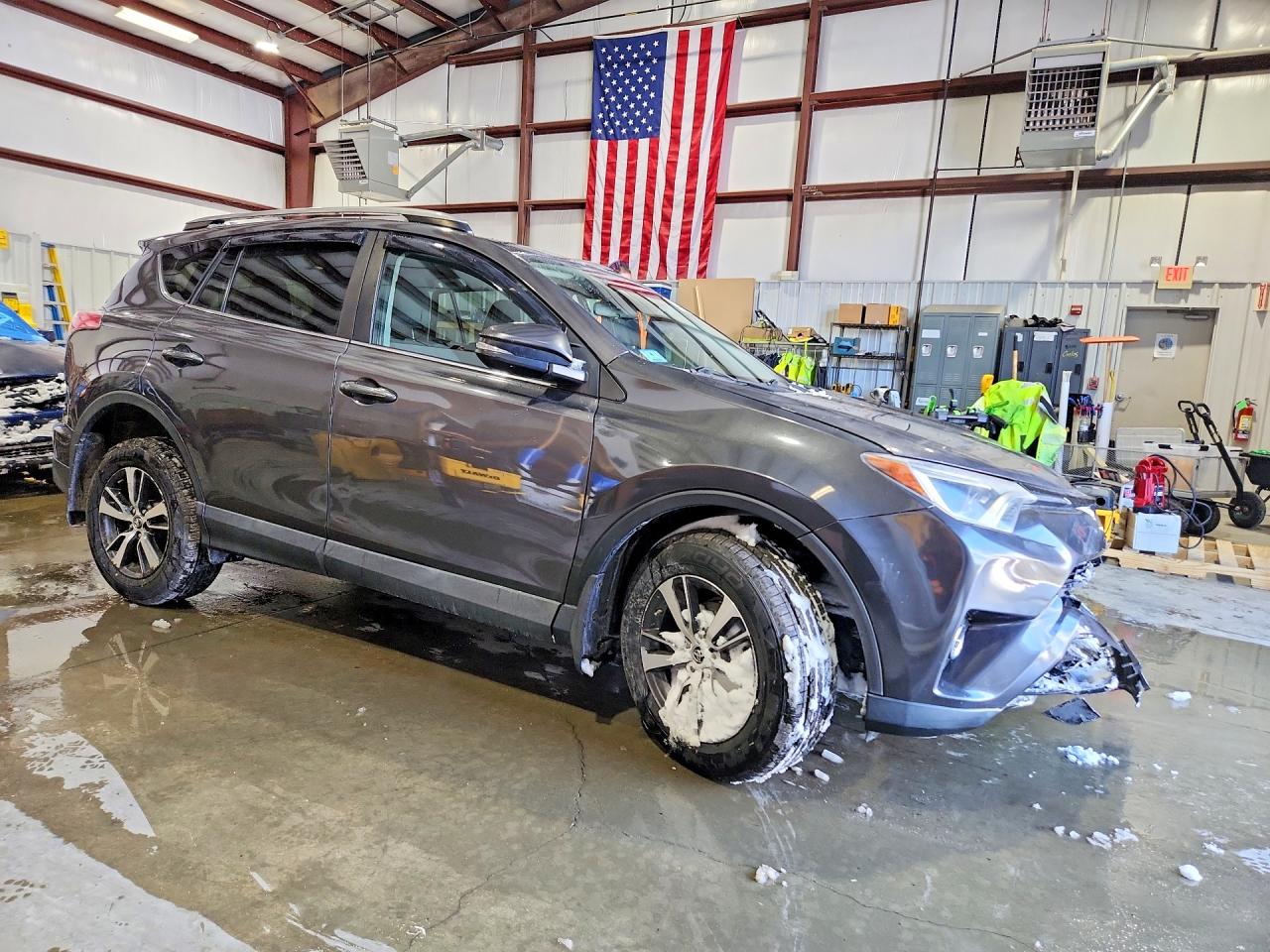 2018 TOYOTA RAV4 BASE photo 7