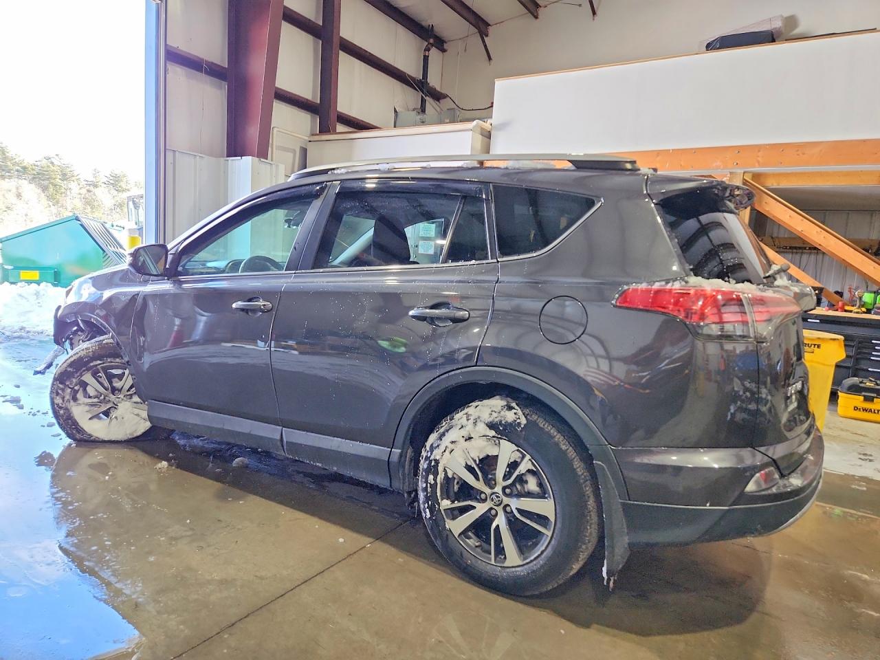 2018 TOYOTA RAV4 BASE photo 3